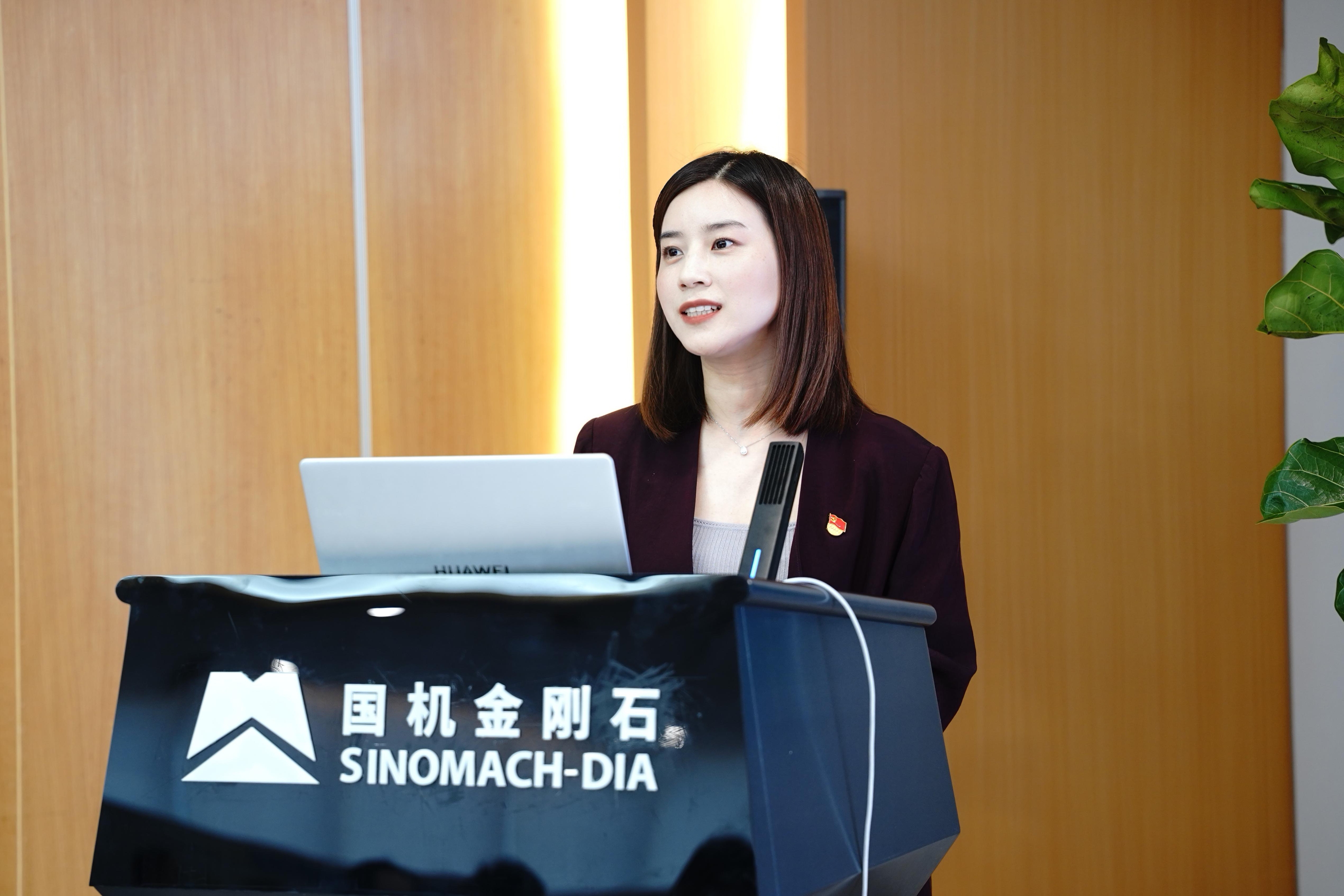 李静.jpg