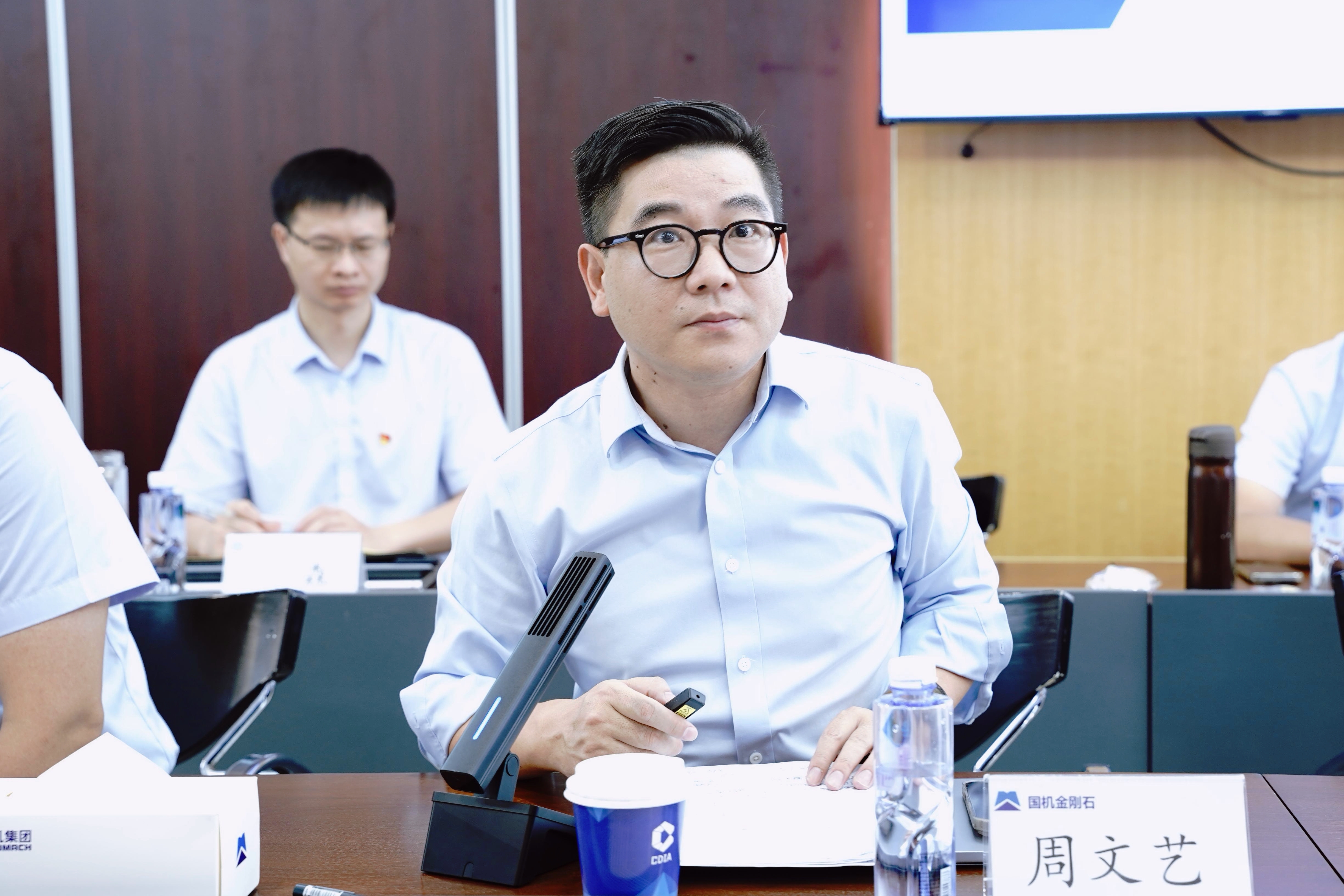 周文艺.jpg